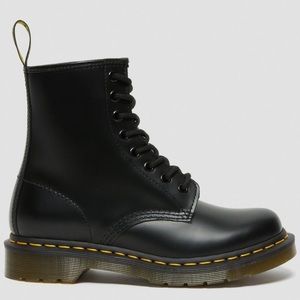 Dr. Martens 1460 WOMEN'S SMOOTH LEATHER LACE UP BOOTS